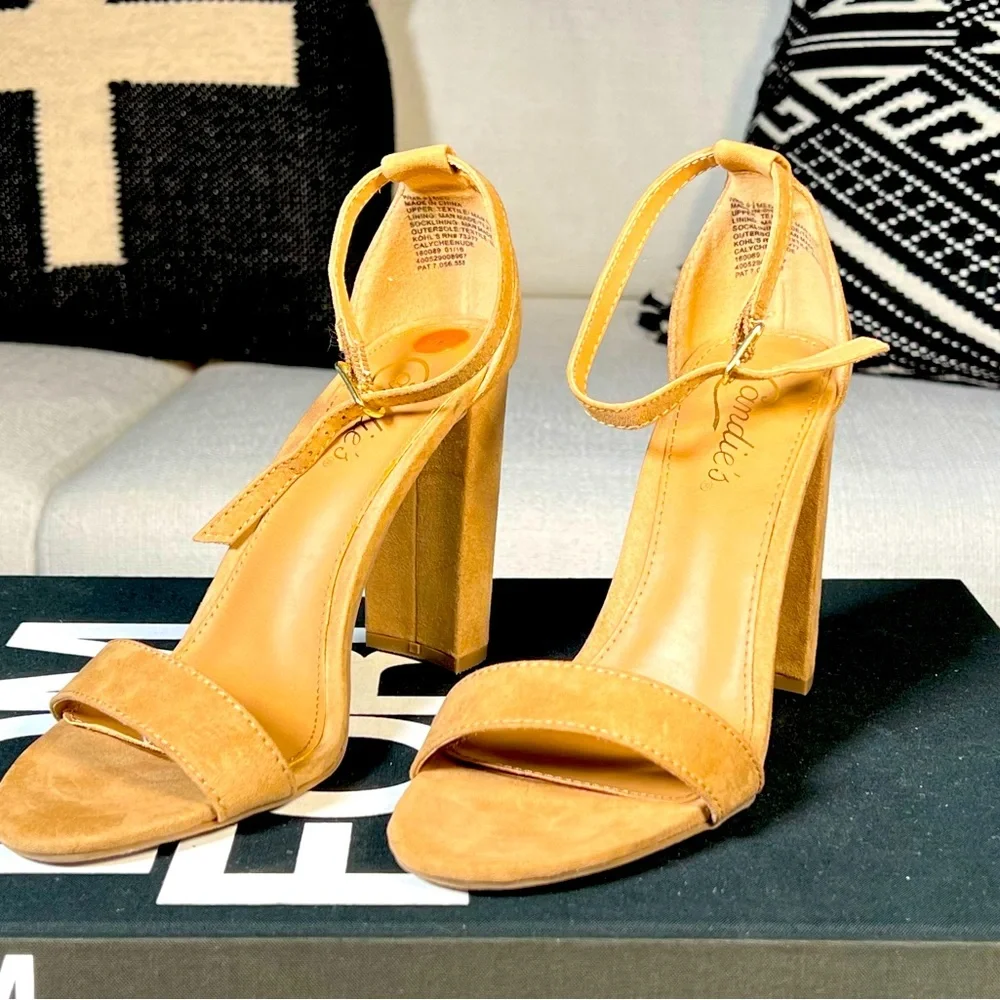 Women’s Candy Platform Heel Beige Suede Sandal Size 7 - Picture 8 of 9